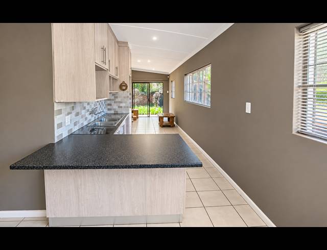 3 BEDROOM FREEHOLD FOR SALE IN FAERIE GLEN